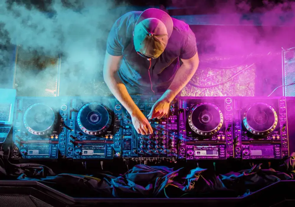 DJ set co to: jak stworzyć idealny set i uniknąć najczęstszych błędów