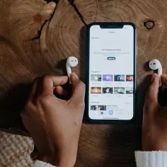 Jakie słuchawki do iPhone 11 wybrać, aby uniknąć rozczarowania?