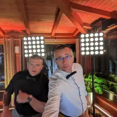 Ile kosztuje DJ na studniówkę? Sprawdź ceny i oferty DJ-ów