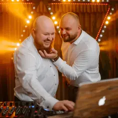 Jakie pytania do DJ na wesele pomogą uniknąć rozczarowań?