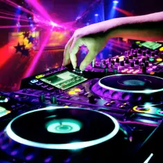 Jaka konsola DJ na początek, aby uniknąć zbędnych wydatków?