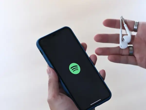 Jak dodać piosenkę do playlisty na Spotify i uniknąć problemów