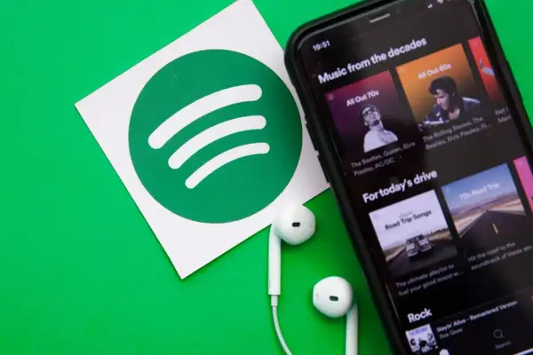 Jak znaleźć znajomych na Spotify i cieszyć się ich muzyką razem